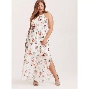 Torrid NWT white floral maxi dress
